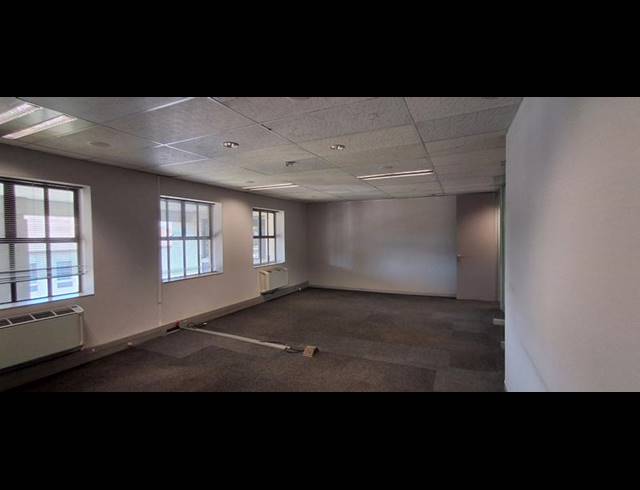 BUSINESS PROPERTY TO RENT IN BRYANSTON
